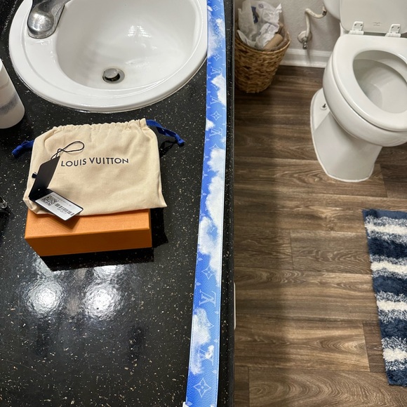 ***NWT Louis Vuitton Clouds ☁️ Belt - Picture 6 of 7